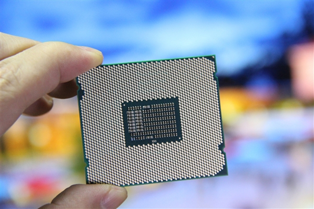 出售（Intel）奔騰? Silver 和 Gold 處理器、賽揚? 處理器