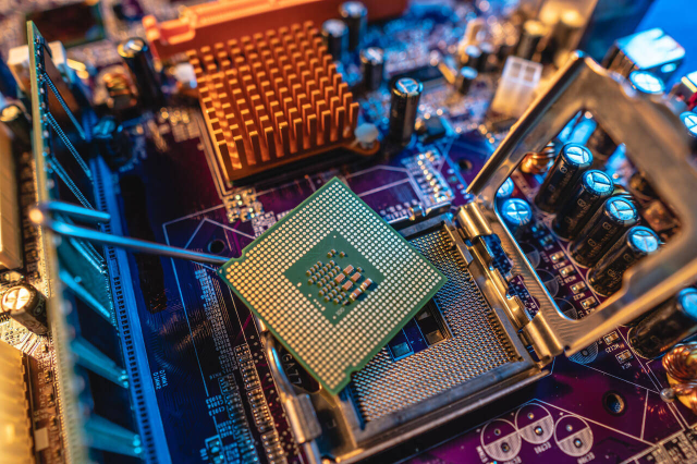 【供應】Microchip微控制器，供應 8 位 MCU，PIC? MCU，AVR? MCU，16 位 MCU